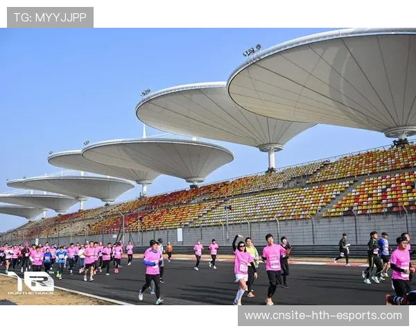 上赛场的清晨，为青春发令！高校接力登上F1赛道，点燃上海青春引擎