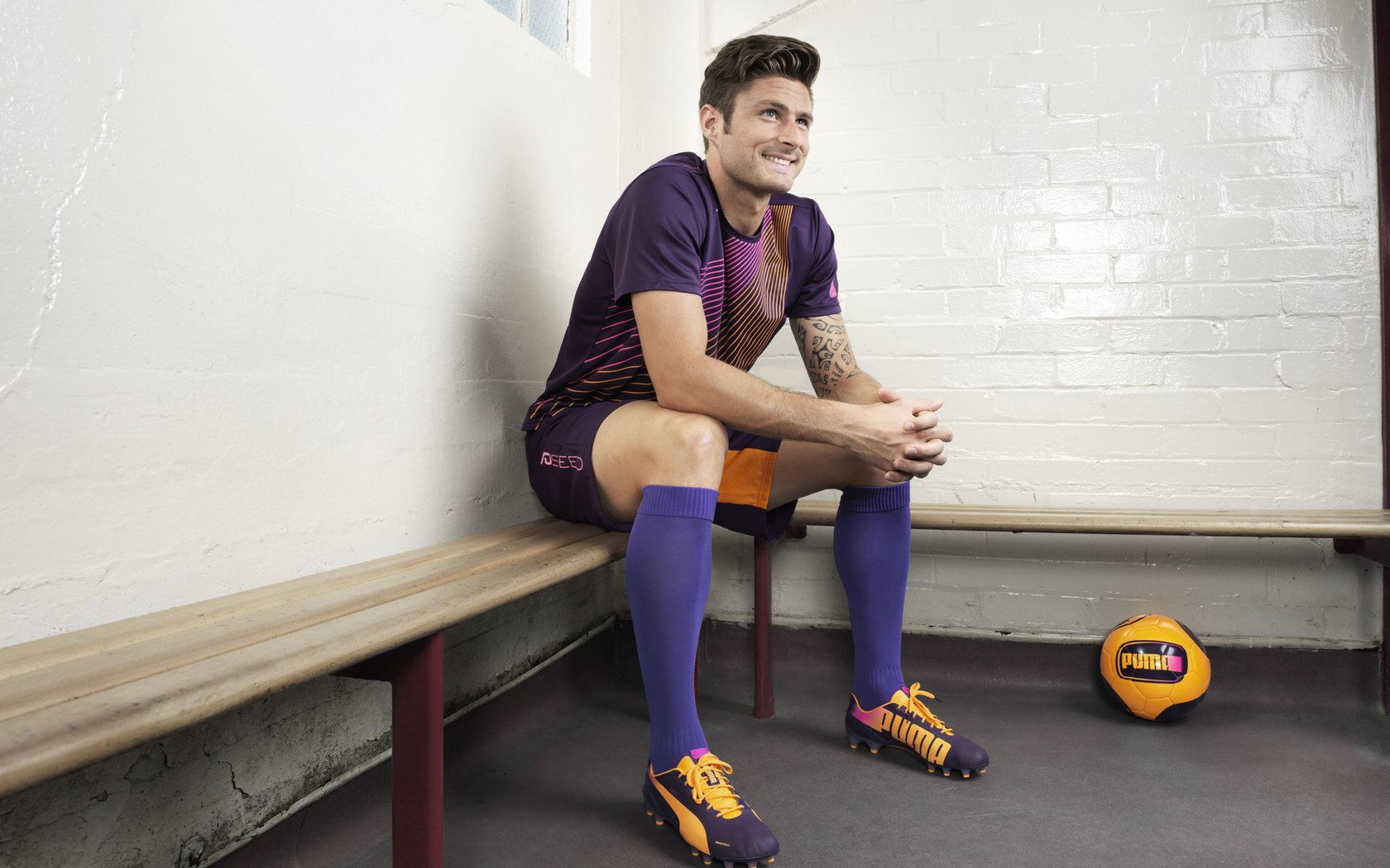 华体会体育在线登录-合同4年5300万！湖人这是躲过一劫？更为重要的是替代者非常适配东契奇